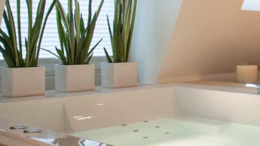 Find Motels with a Hot Tub on Expedia